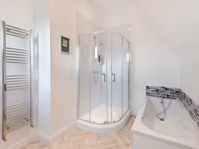 Ensuite to the Master Bedroom