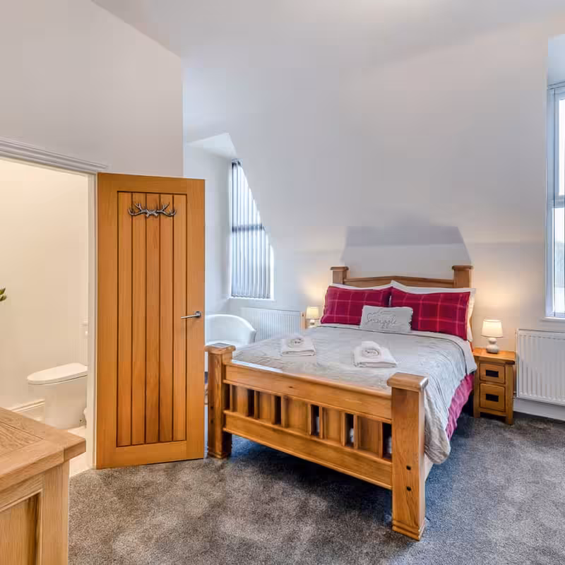 Double Bedroom with En-suite and Sea Views...