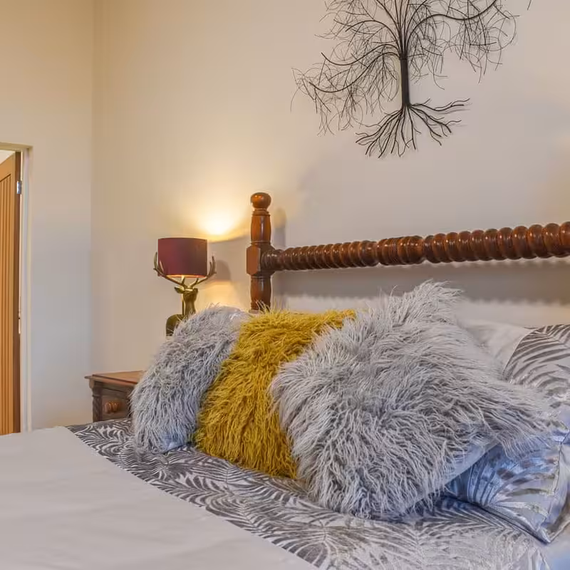 Master Bedroom with En-suite...
