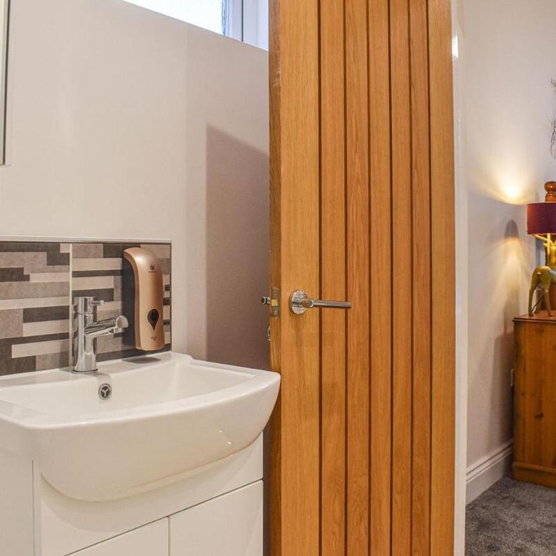 Master Bedroom En-suite...
